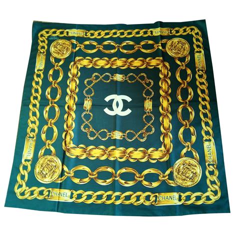 Carré en soie CHANEL pour Femme .